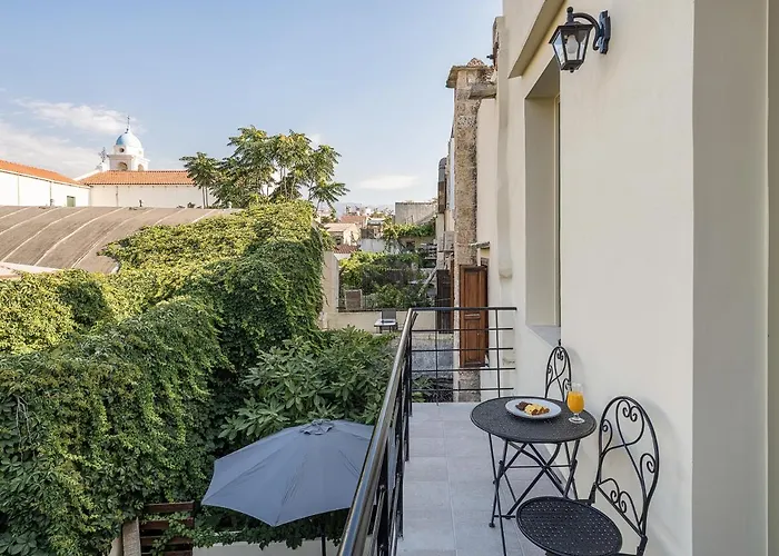 Cretan Berry Kondylaki Hotel La Canée